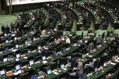 دعوا بر سر امضای سرپرست وزارت اقتصاد/ بودن یا نبودن وزیر، مساله اقتصاد است
