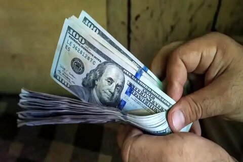 بازار ارز در شوک؛ دلار به زیر ۸۲ هزار تومان سقوط کرد!